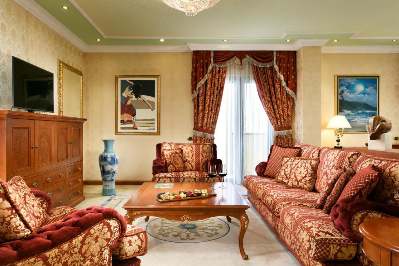 Swiss Diamond Hotel Prishtina Pristina Exterior photo A living room